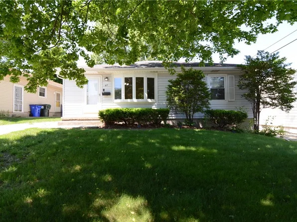 67 Maple Ct, Decatur, IL 62526