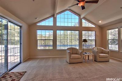 5th image of 137 Toyon Dr