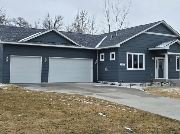 575 Elins Lake Rd SE, Cambridge, MN 55008