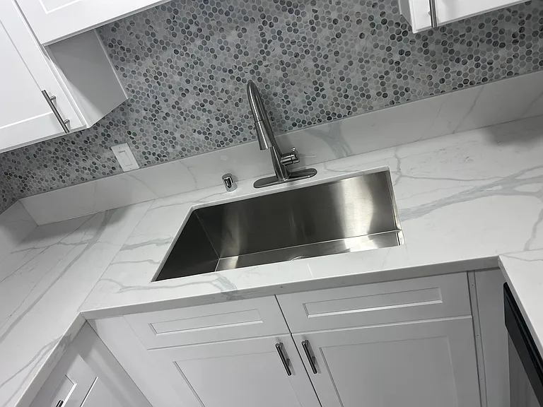 4717 Ben Ave Apartments — Photo 8