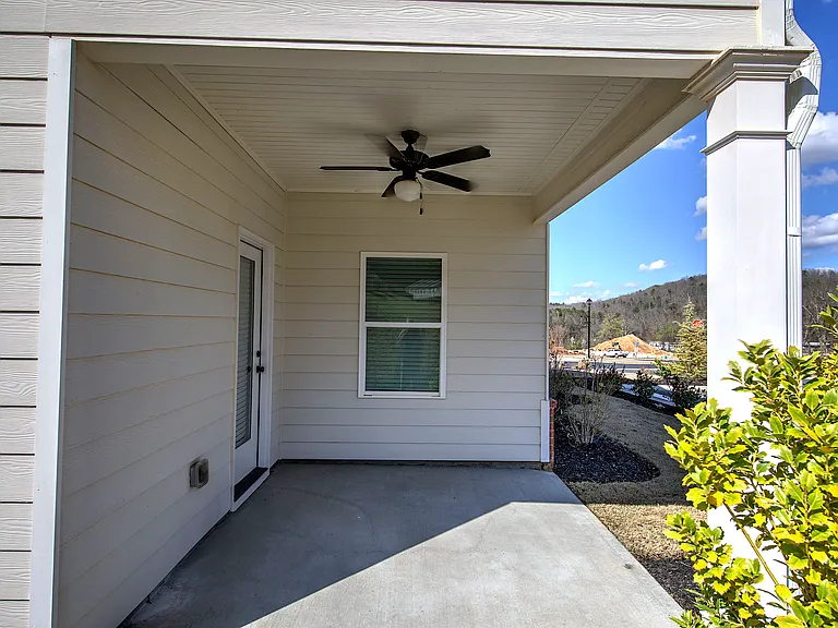 401 Perth Dr — Photo 35