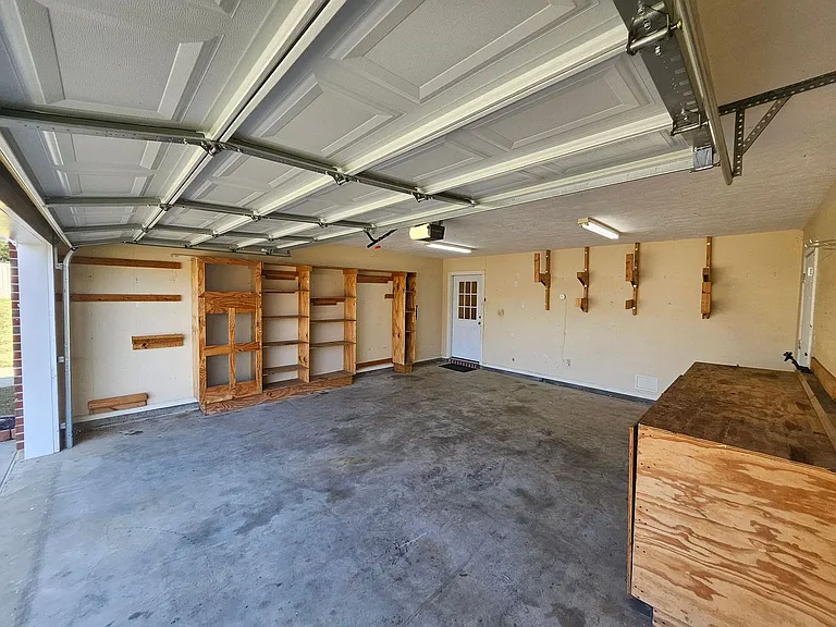 2018 Hickory Dr — Photo 22