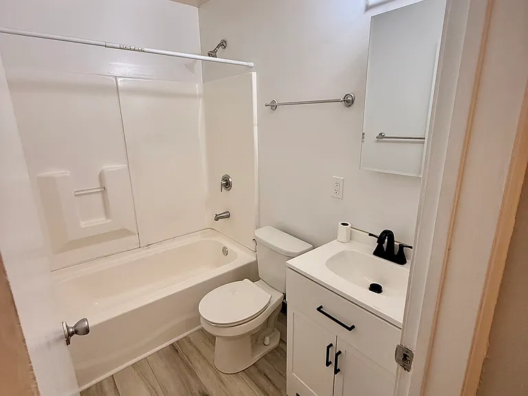 5252 Pine Tree Ln — Photo 7
