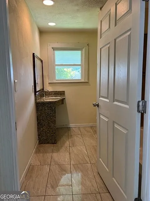 2 bed, 1.0 bath, $1,395 — Photo 3