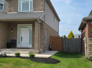8383 Heikoop Cres, Niagara Falls, ON L2H 3J7