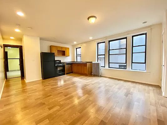 1st image of 327 Eastern Pkwy #N4
