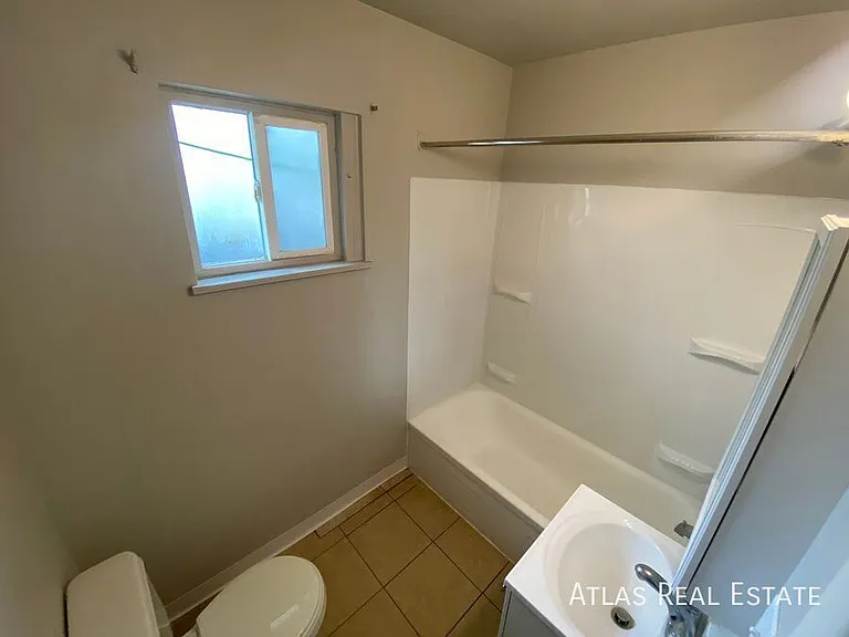 881 E Egbert St — Photo 4