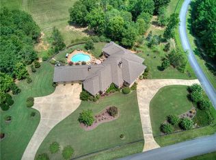 10 Riverwood Cv, Kingston, GA