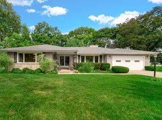 399 Knollwood Ct, Palatine, IL 60067