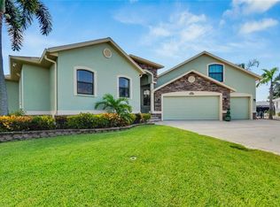 926 Golf Island Dr, Apollo Beach, FL 33572