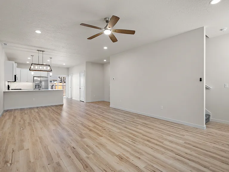 2437 S Kindful Ln — Photo 4