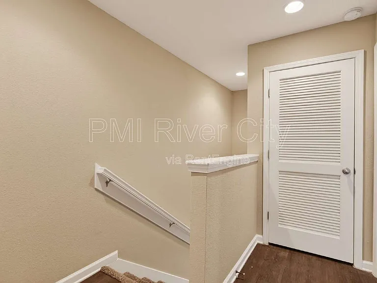 7608 Rain Forest Dr N — Photo 17
