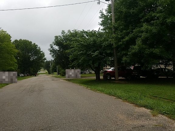 4th image of 310 Harold St