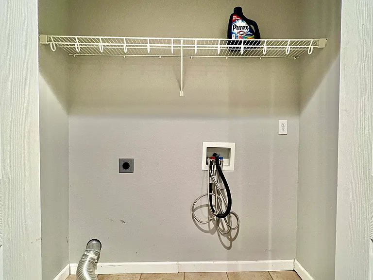 Washer and Dryer Hookups