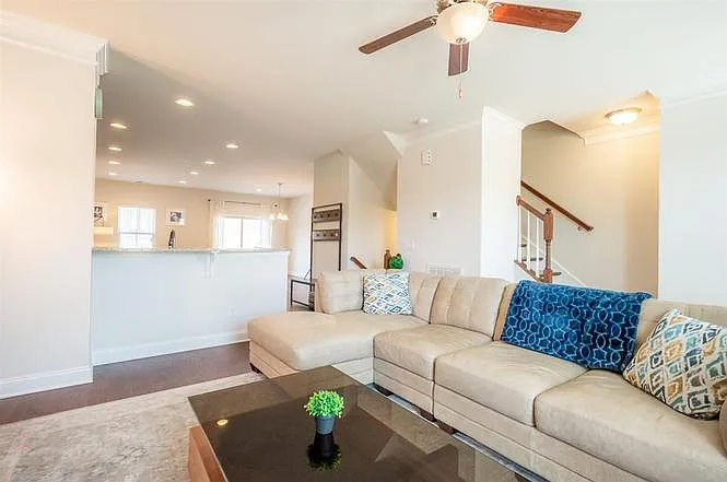 1006 Drayman Pl — Photo 22