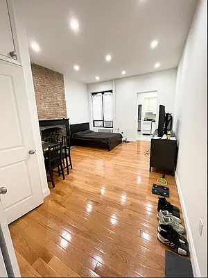 Rented by Oxford Property Group | media 11