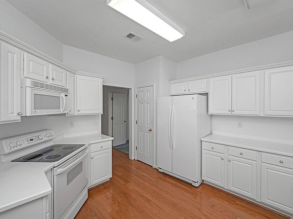 4th image of 5167 Scarlet Oak Cir
