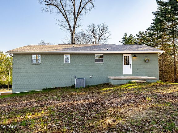 5th image of 1339 Woodside Park Dr