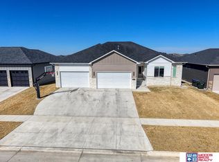 10520 Freedom Ln, Lincoln, NE 68527