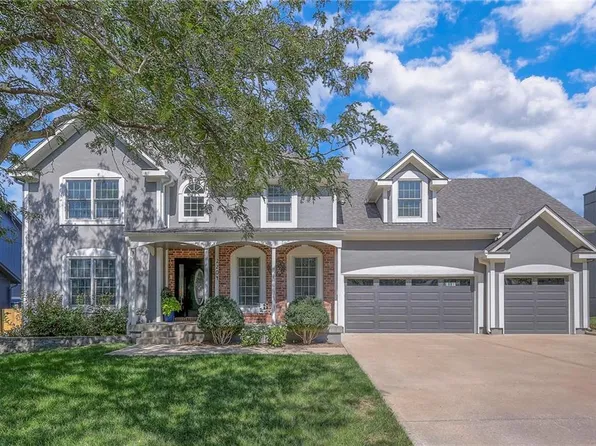 2204 SE 5th St, Lees Summit, MO 64063