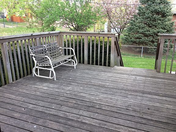 5th image of 814 SE 13th St