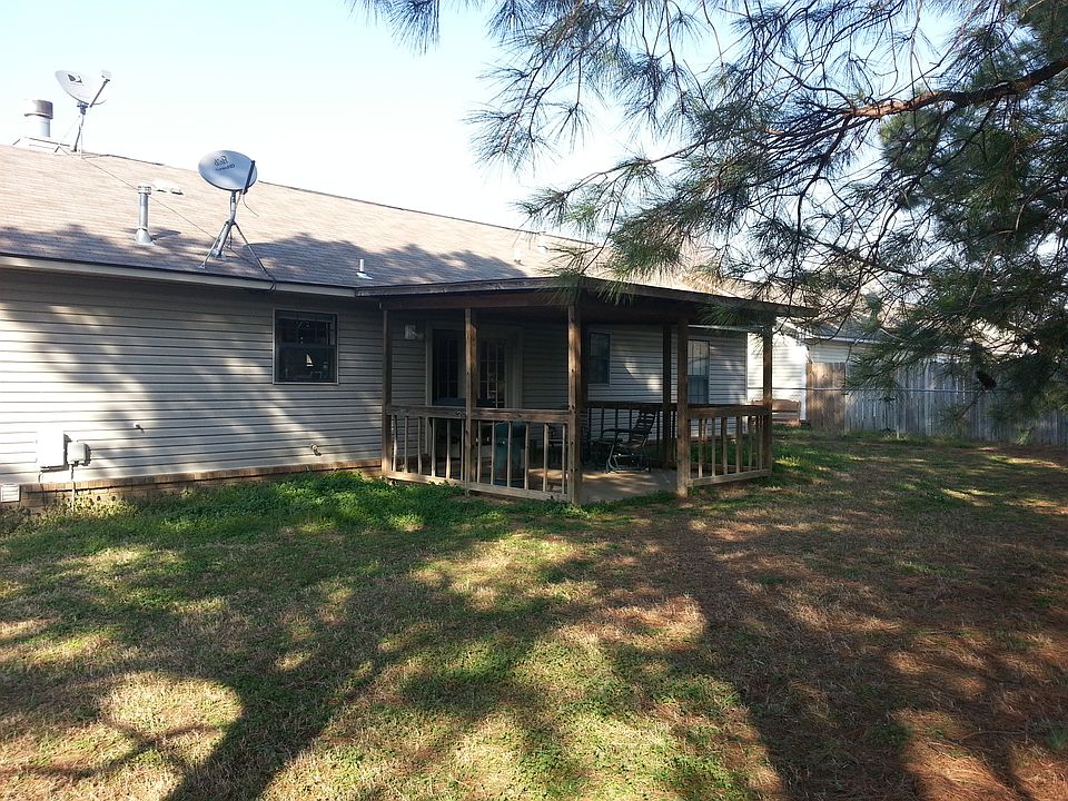 2nd image of 1719 Whippoorwill Dr