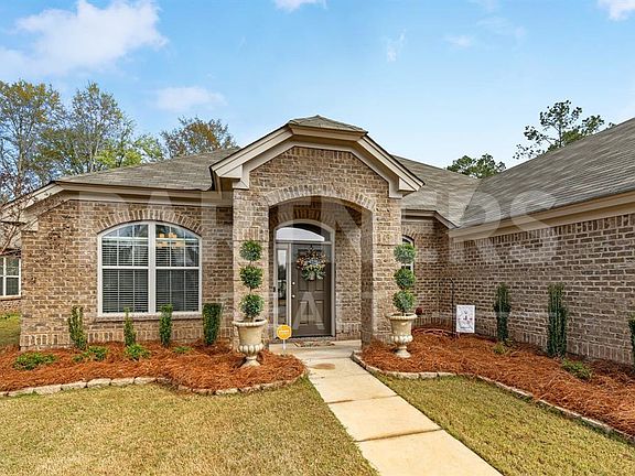 2nd image of 9163 Crescent Lodge Cir