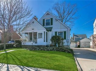 20 Hudson Ave, Valley Stream, NY 11580