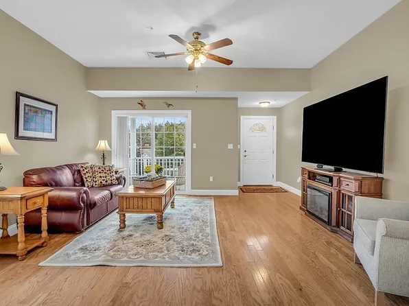 707 Autumn Ridge Dr #707, Ayer, MA 01432