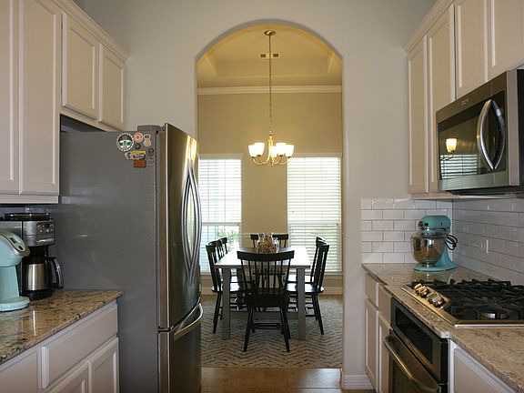 5th image of 610 Brunswick Dr