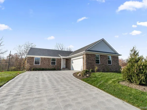 20599 Angling St, Livonia, MI 48152