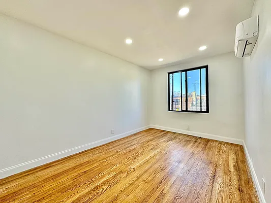 Rented by Astoria Realty | media 7
