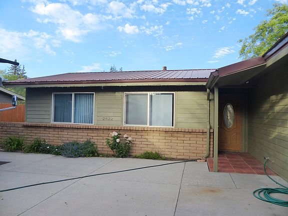 Front room & entrance