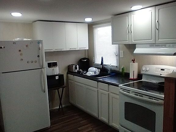 4th image of 415 Cobalt Ave