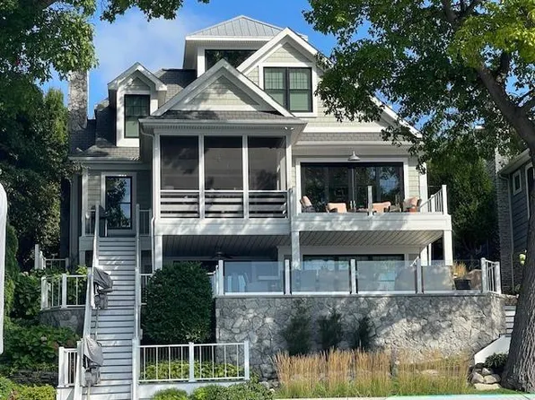 1147 E Northshore Dr, Syracuse, IN 46567