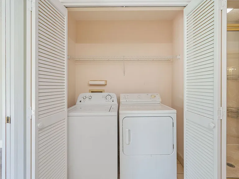 1219 Oakmont Dr — Photo 32