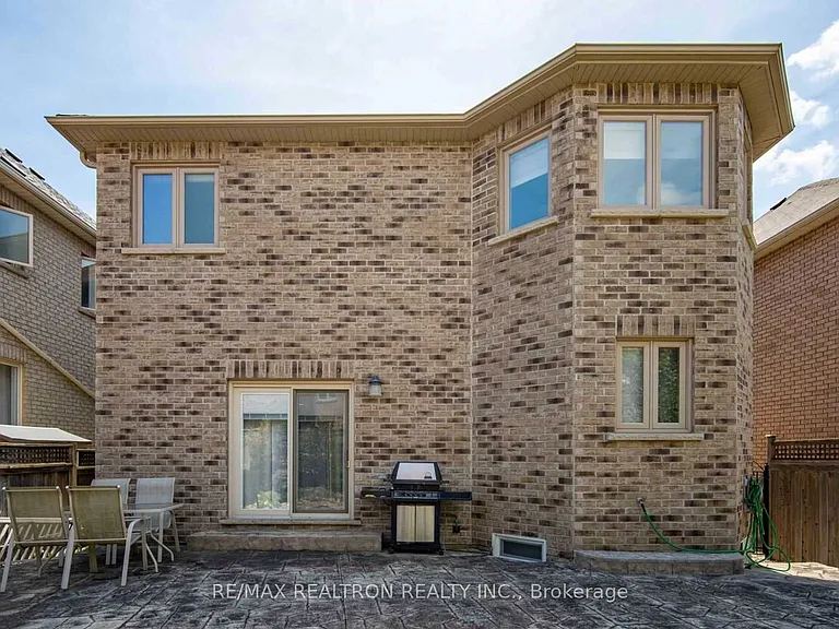 18 Ravine Edge Dr — Photo 31
