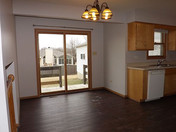 5th image of 2821 Richmond St