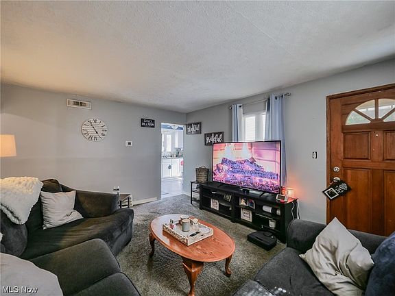 3rd image of 18516 Rockland Ave
