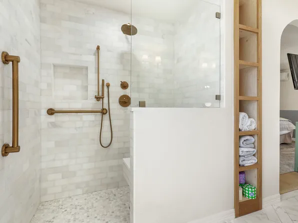 (undisclosed Address), Tulsa, OK 74105