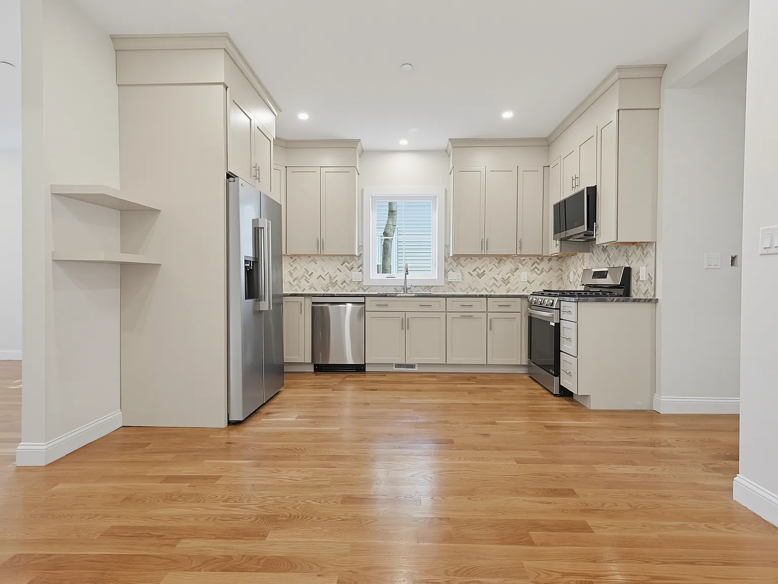 1 bed, 1000 sqft, $3,000 — Photo 3