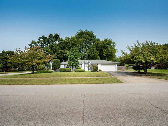4th image of 2401 Vinedale Ave
