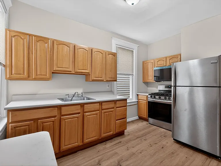 18 Boyd Ave — Photo 10