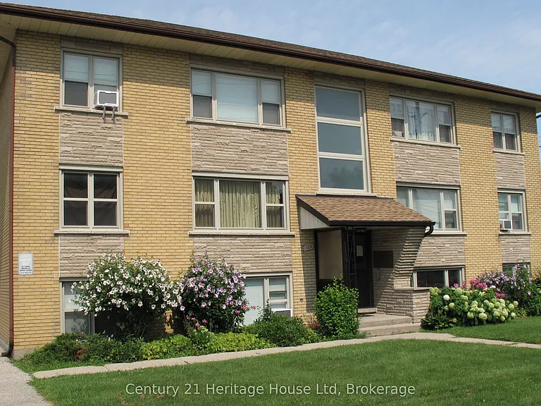 126 Waverley Dr #6 — Photo 3