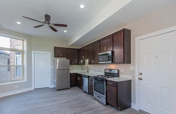 2nd image of 4834 S King Dr APT 3N