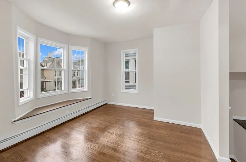 4 bed, 1300 sqft, $2,900 — Photo 3