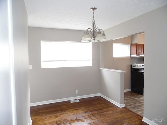 4th image of 751 Springvale Dr