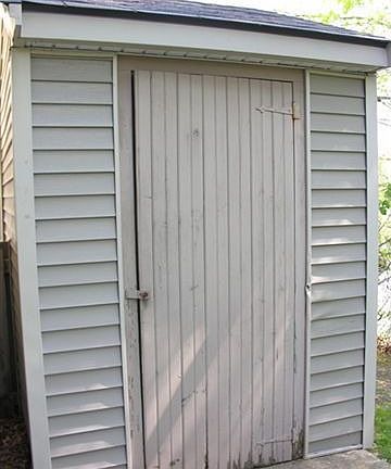 3rd image of 176 Highwood Dr