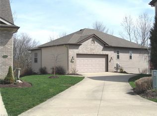 6223 Hollow Ln, Medina, OH 44256