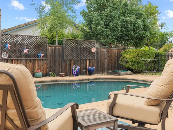 8904 Royal Gate Way, Elk Grove, CA 95624